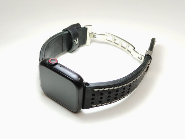 Remeshok-dlya-Apple-Watch-s-perforatsiej